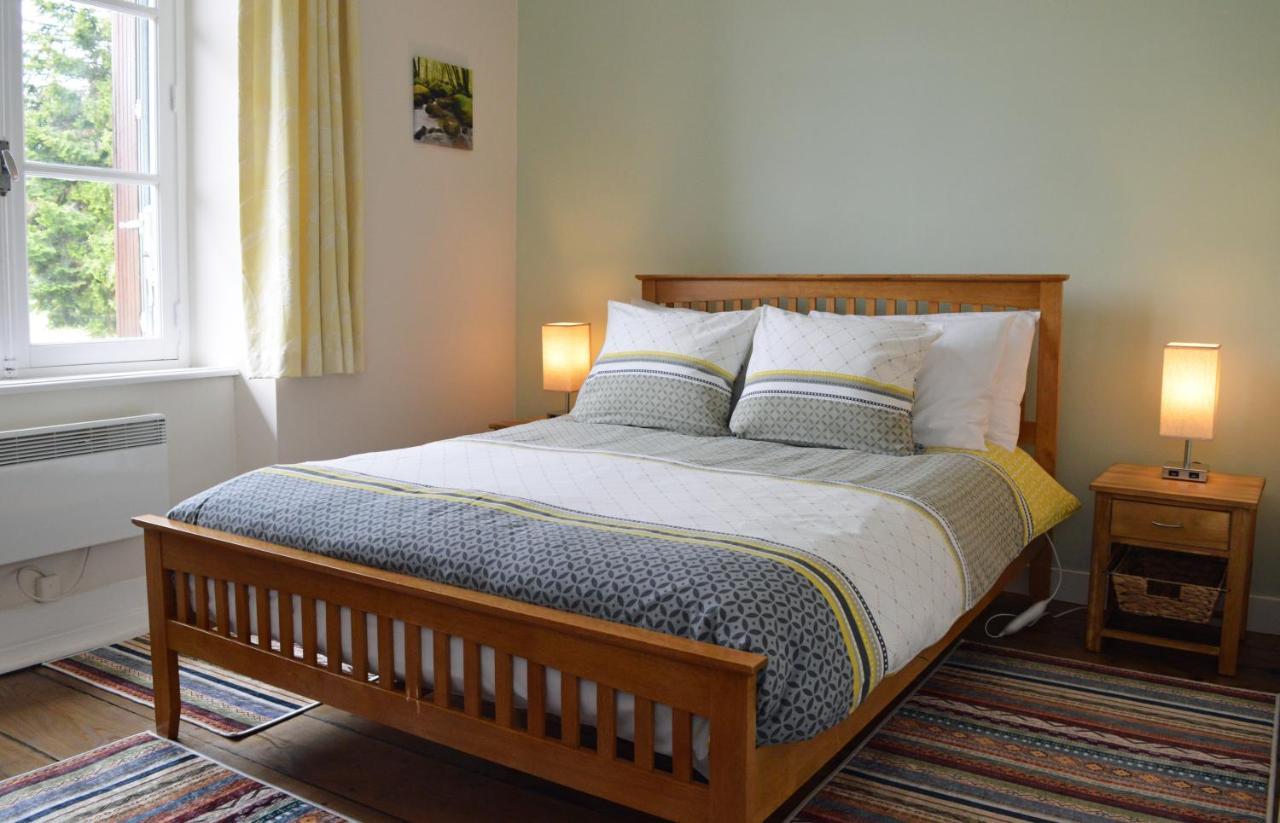 Champ De Foire Bed & Breakfast Sussac Exterior photo